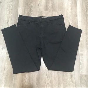 Universal Thread Women’s black jeans